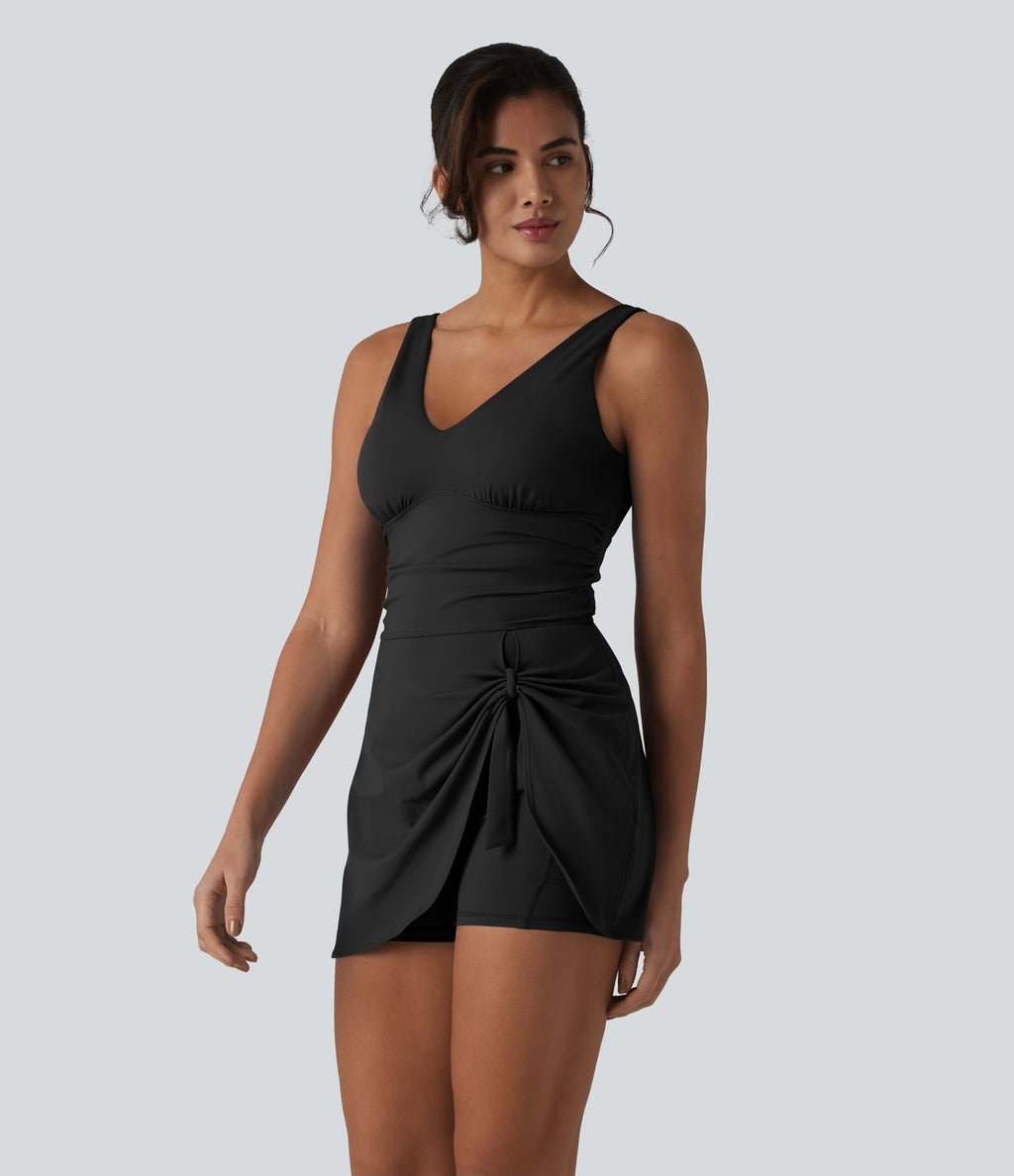 Robe de yoga courte 2-en-1 SoftlyZero™ Plush col V avec brassière intégrée, liens latéraux et poches – Édition Easy Peasy