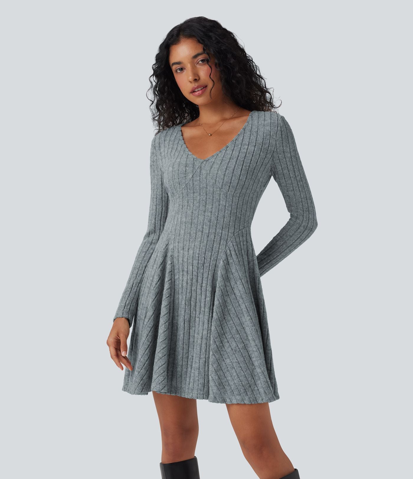 Robe décontractée mini évasée maille côtelée col V manches longues