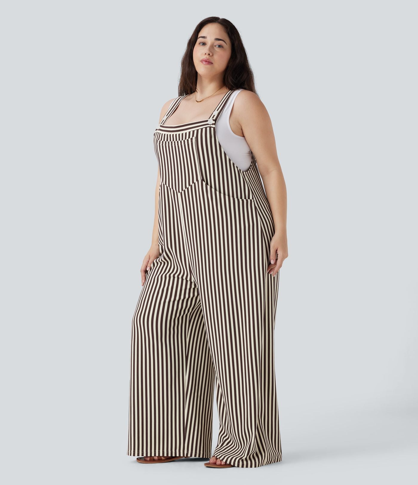 Salopette de séjour grande taille tissu gaufré rayée à bretelles ajustables avec boutons et multiples poches