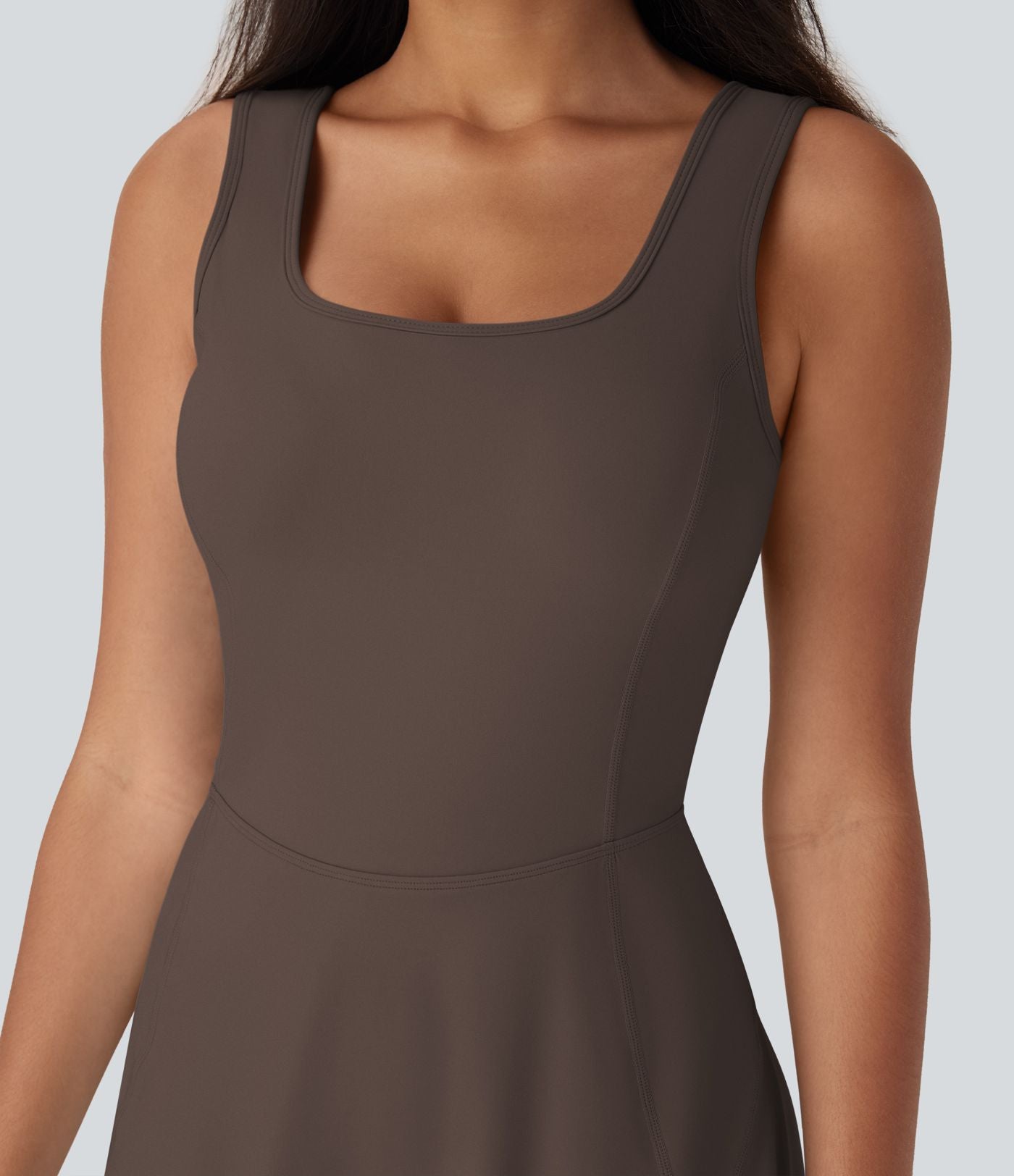 Robe SoftlyZero™ Airy de danse mini 2-en-1 dos nu, col U, bretelles croisées, poches latérales et effet frais InstantCool, accès facile Easy Peasy