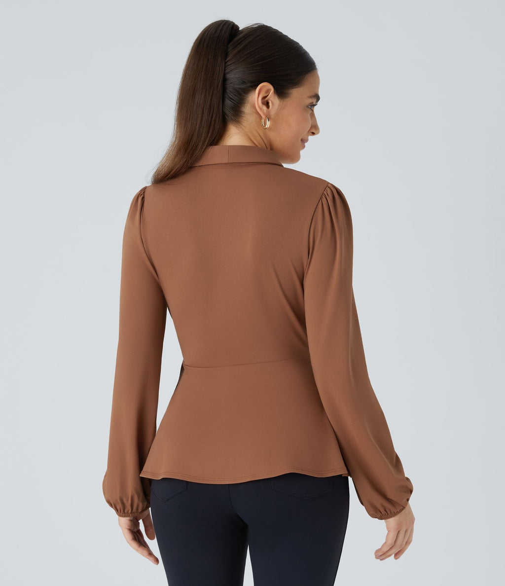 Blouse de travail à col châle, effet cache-cœur, lien sur le côté et ourlet à volants
