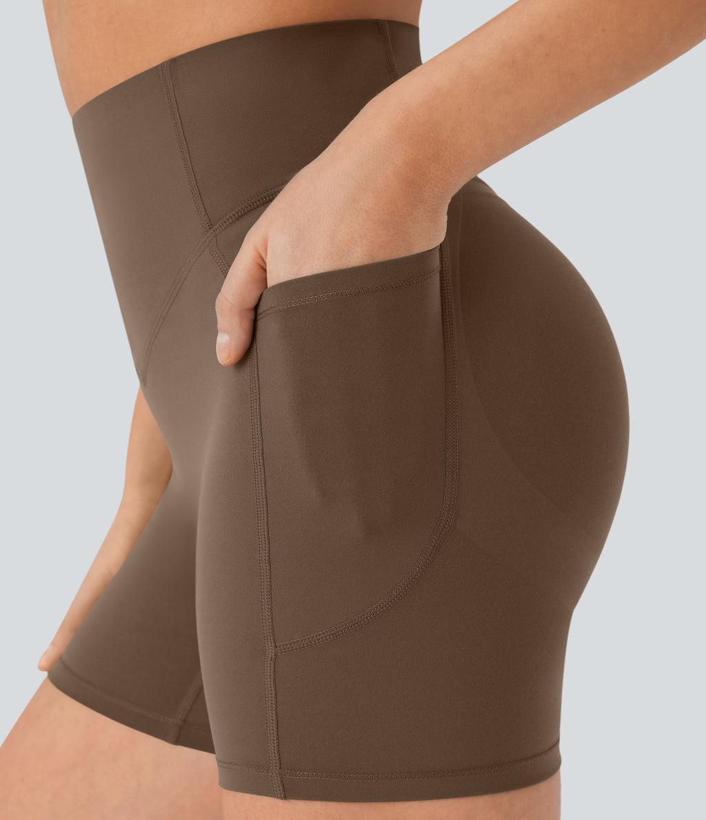 Short cycliste 12,5 cm d'entraînement gainant galbant taille haute avec effet scrunch et poches Halara UltraSculpt™