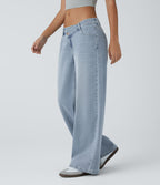 Halara Flex™ Jean large asymétrique taille basse avec bouton, fermeture éclair et poches multiples, délavé et extensible en maille