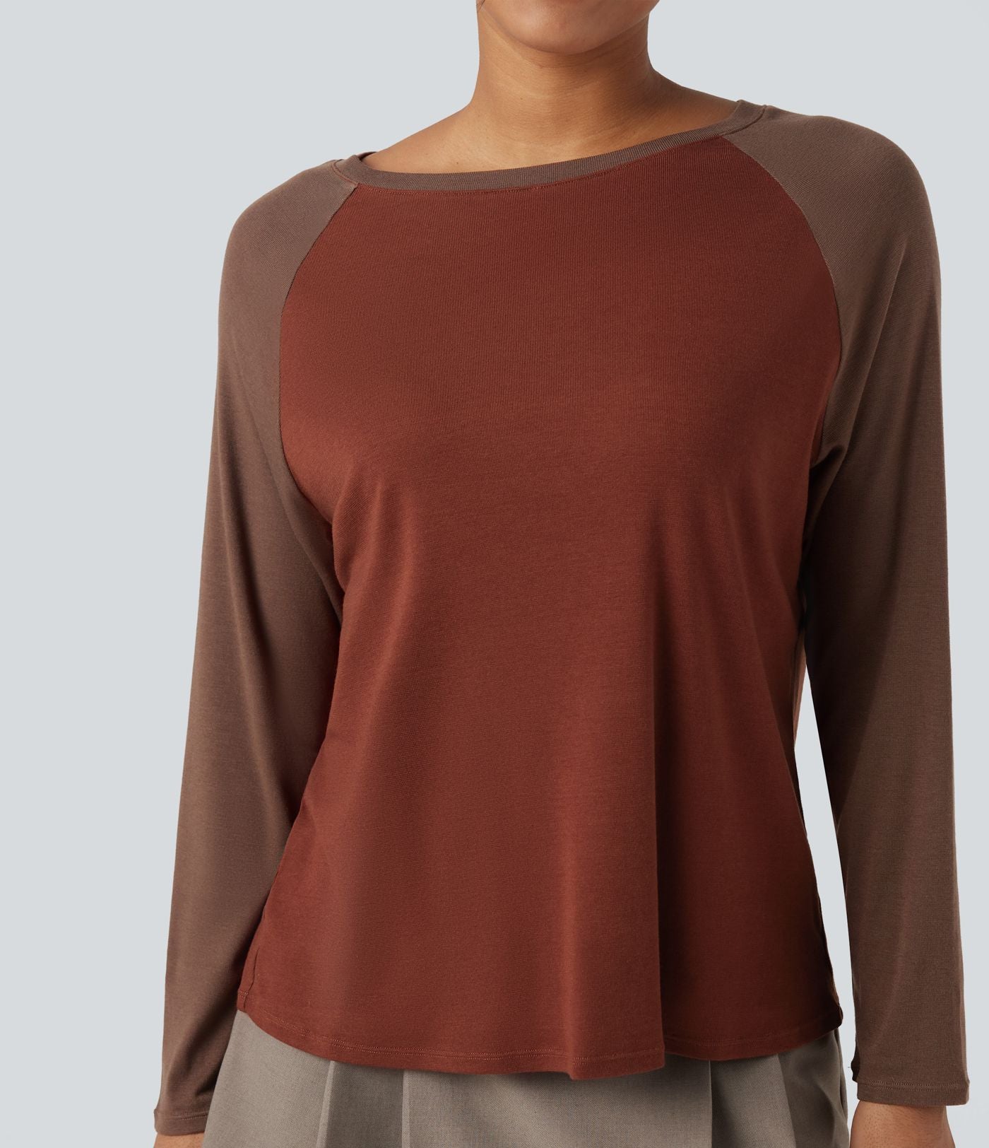 Top col rond manches raglan longues color block
