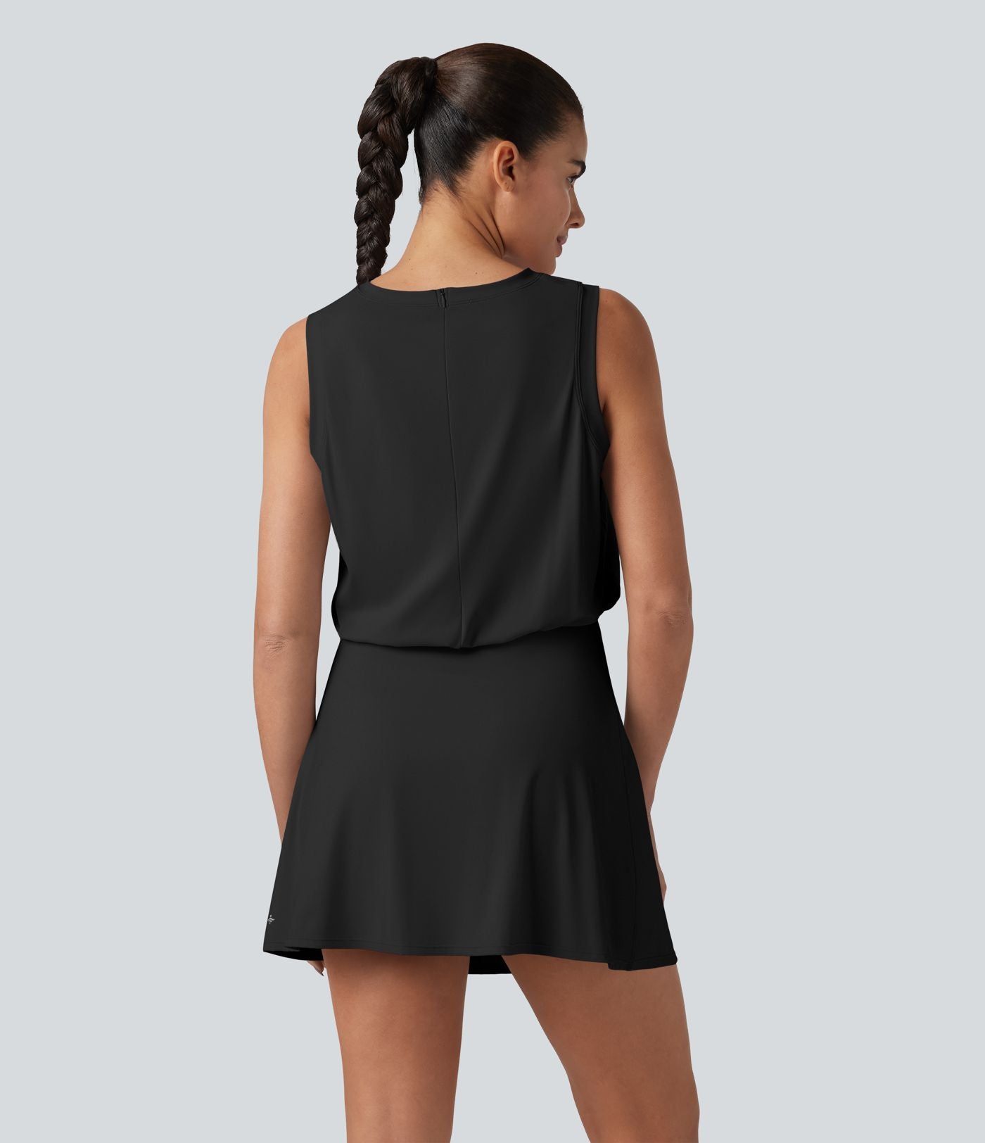 Robe de sport mini de yoga SoftlyZero™ col rond sans manches 2-en-1 effet frais InstantCool avec poches, accès facile Easy Peasy