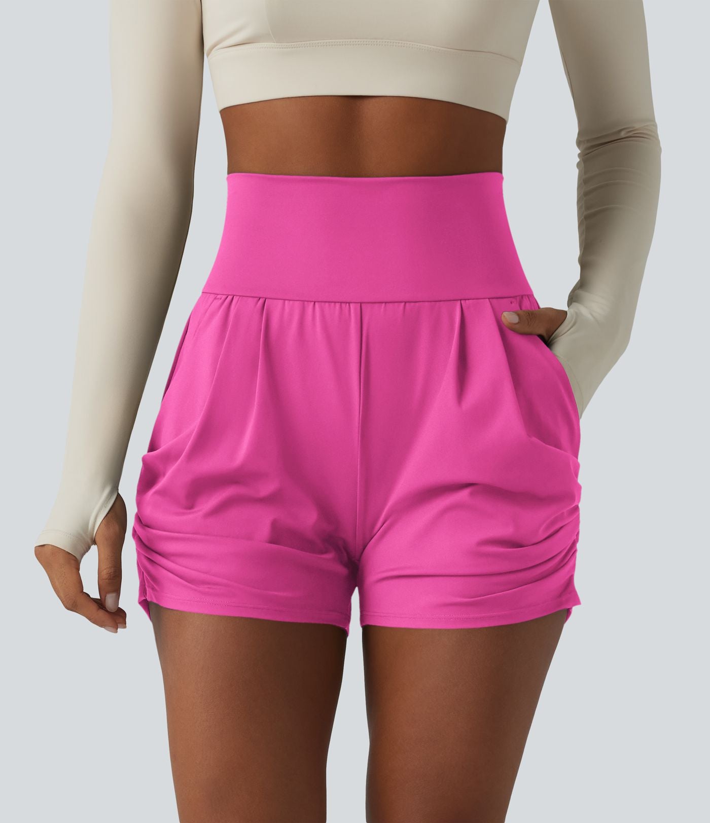 Short de yoga SoftlyZero™ Airy taille haute froncé effet frais InstantCool 7,5 cm avec poches