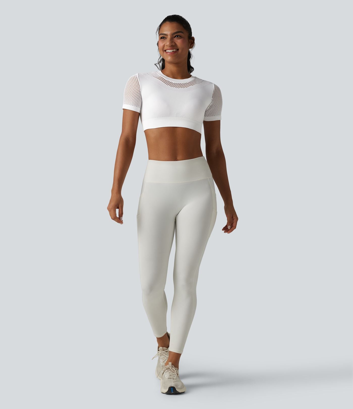 OneForm Seamless Flow Haut de sport crop col rond manches courtes avec découpes