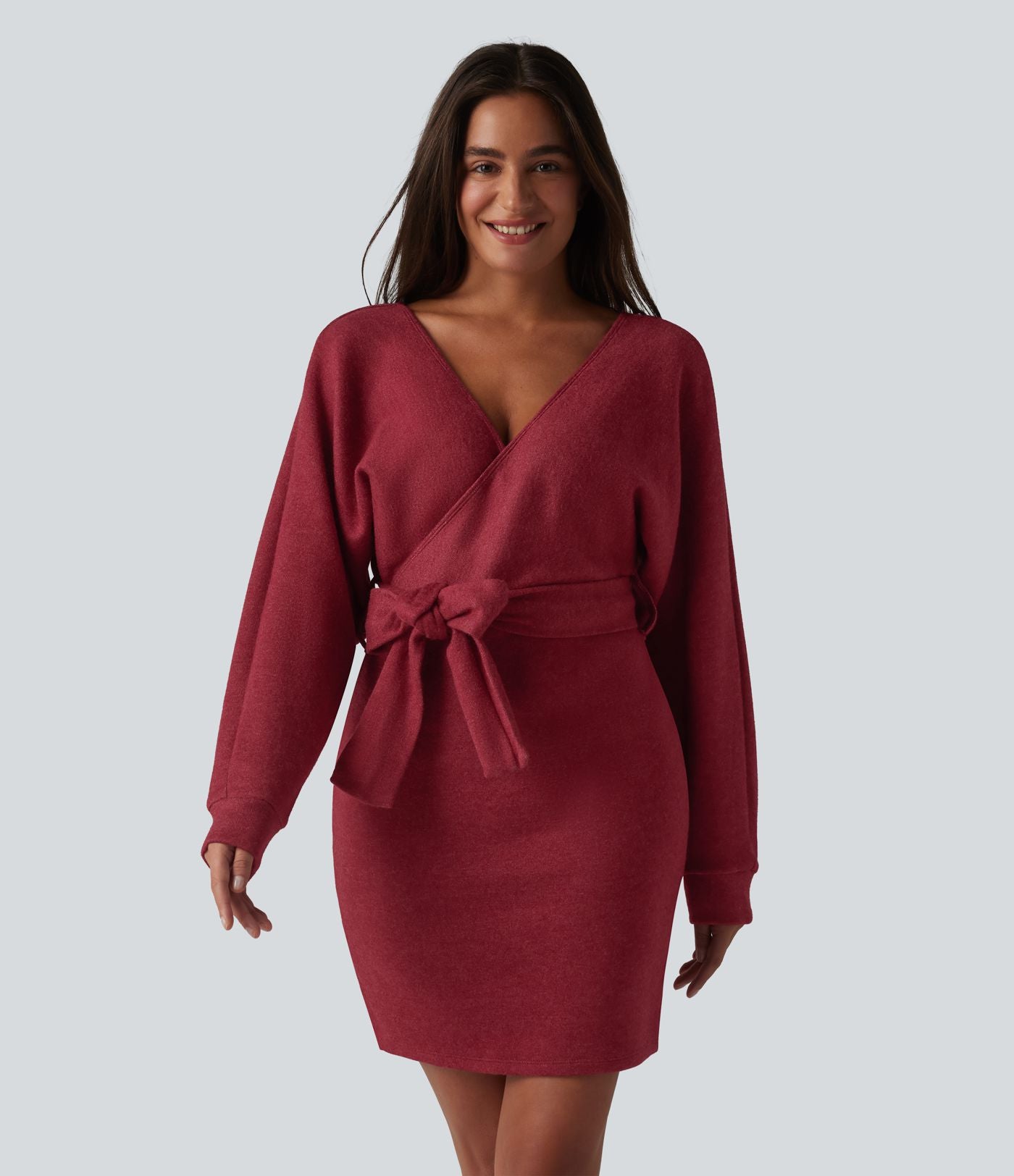 Robe courte décontractée col V croisé manches chauve-souris ceinturée