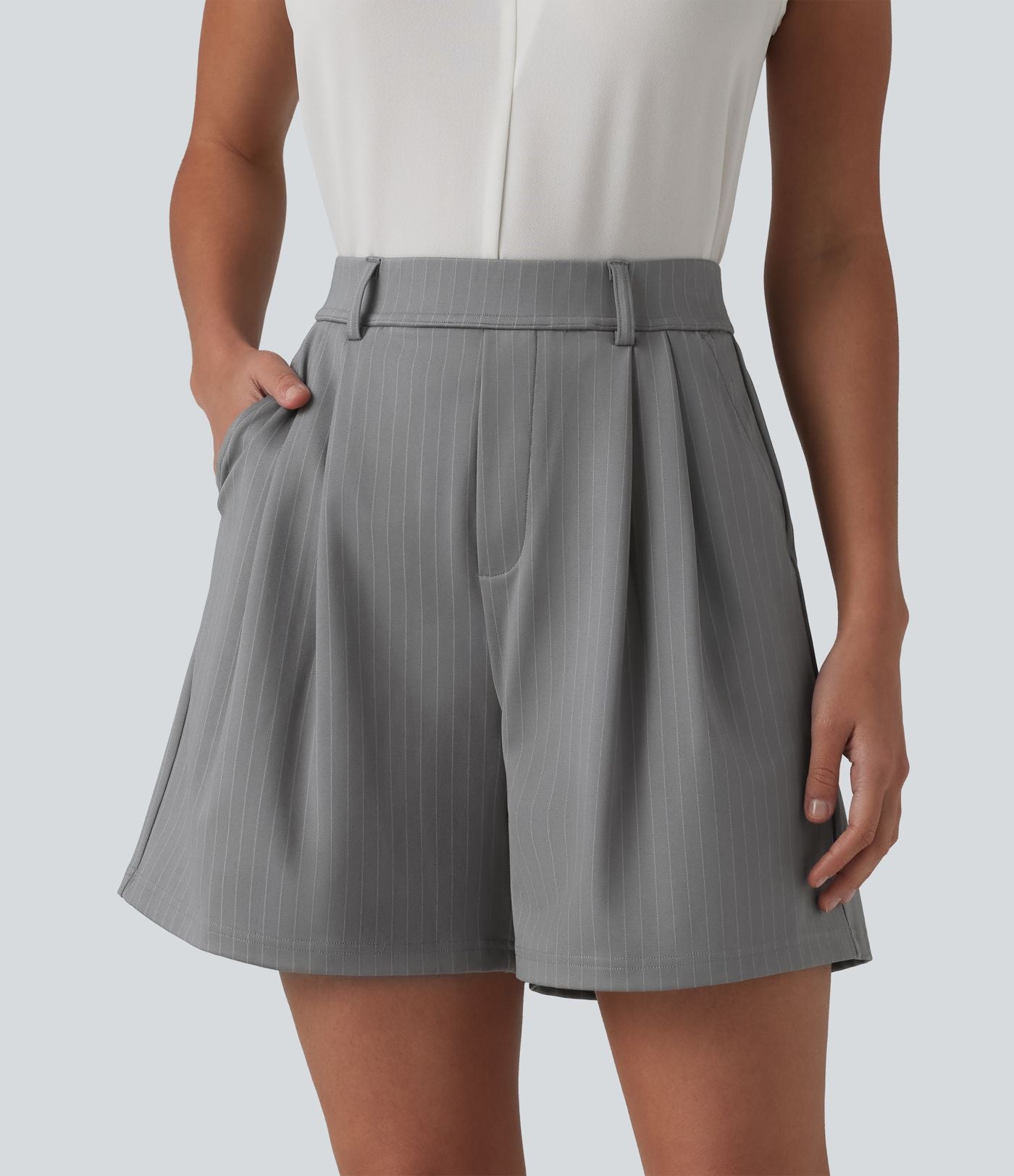Short tailleur plissé taille haute à rayures avec poches