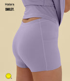 Robe sport évasée dos ouvert torsadé Halara X Smiley® SoftlyZero™ Airy avec poches – Longueur allongée – Édition Easy Peasy – Bonnets A à D