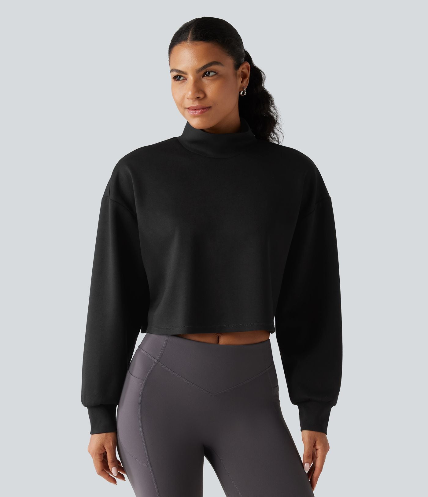 Sweat crop top col montant avec manches longues et coupe décontractée