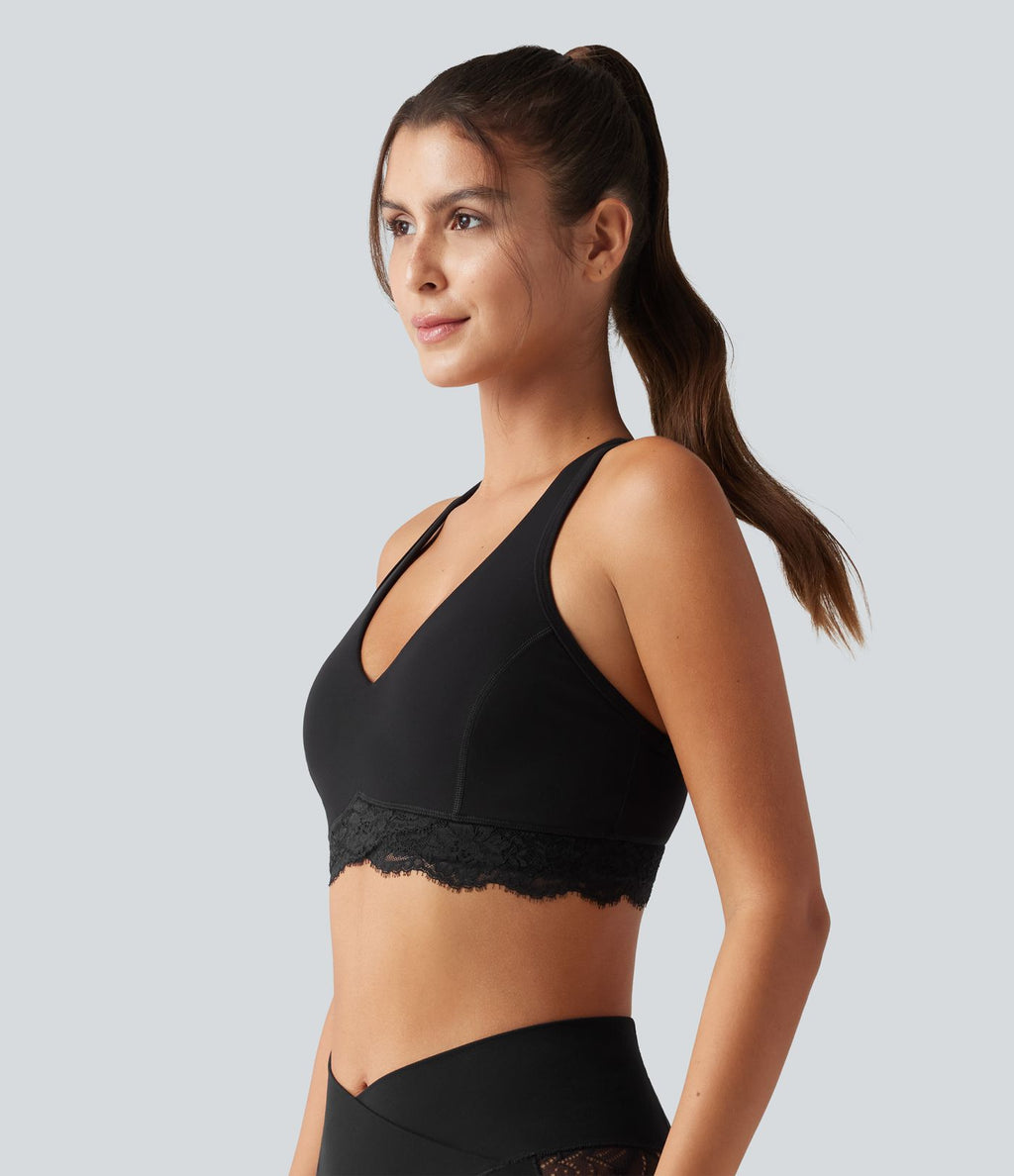 Halara UltraSculpt™ Brassière de sport maintien léger col V avec coussinets amovibles, dos nageur et dentelle contrastée