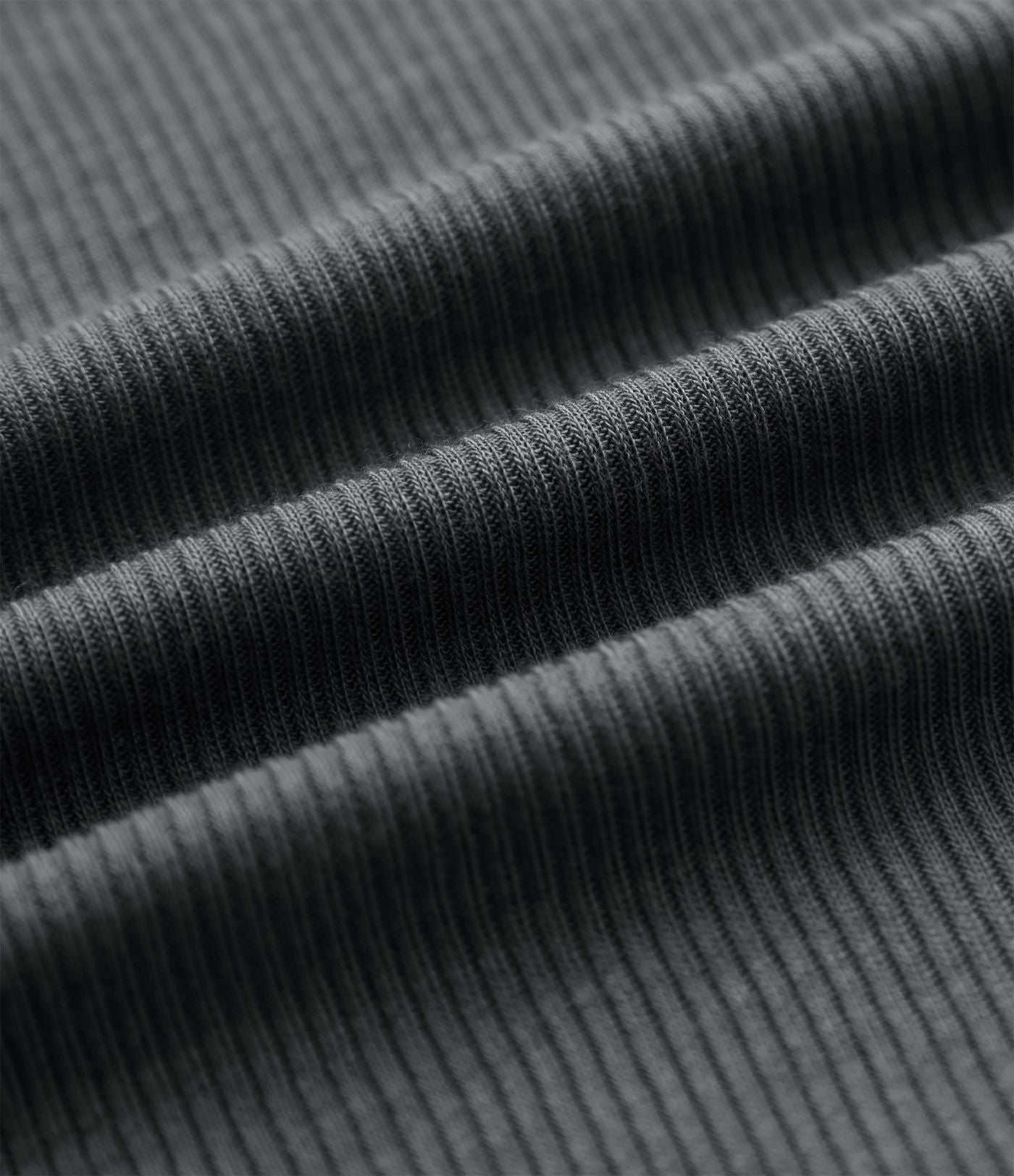 Top tailleur en mélange de laine col rond échancré à manches courtes en maille côtelée