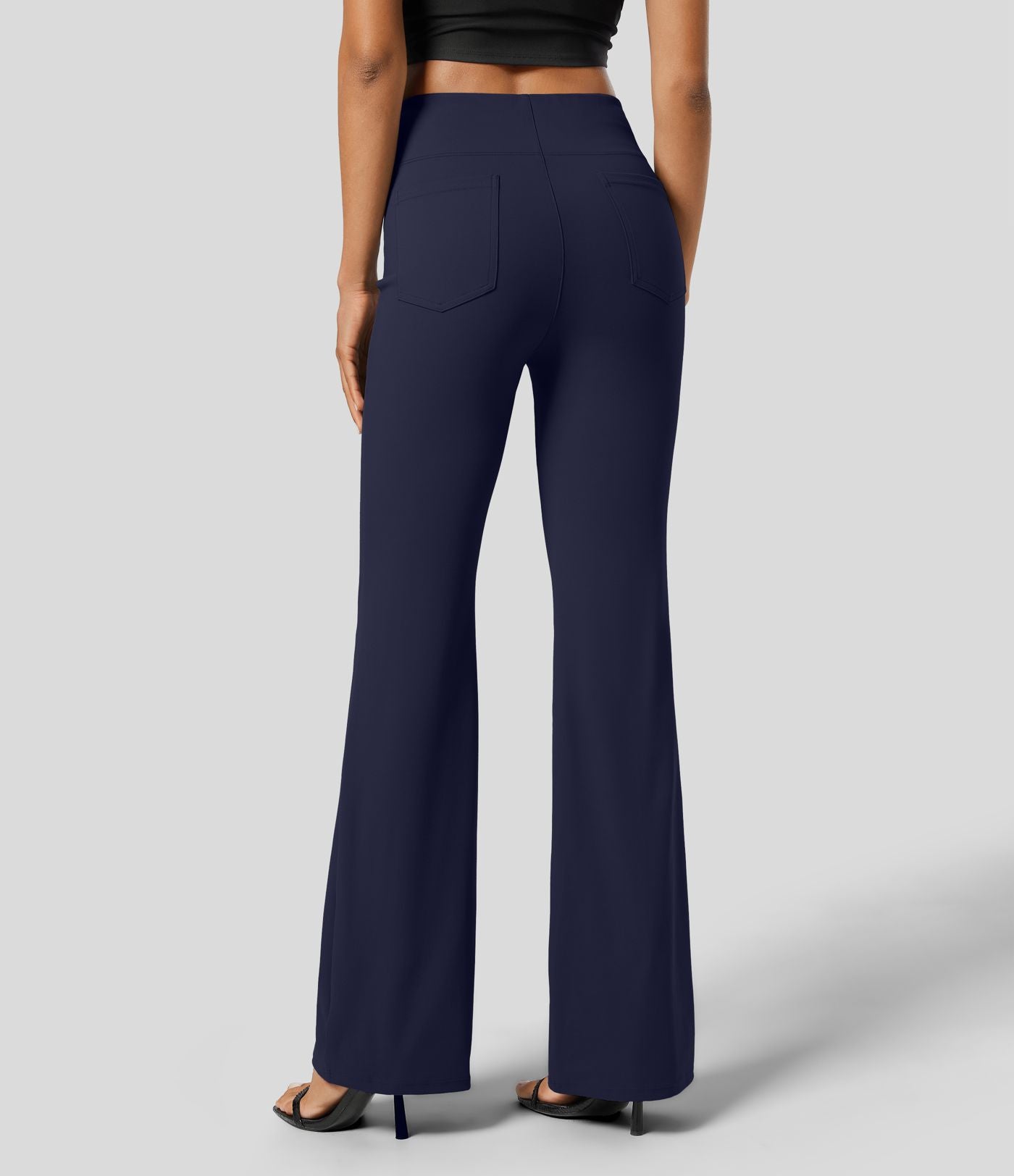 Pantalon tailleur légèrement évasé taille haute avec poches arrière Halara Flex™