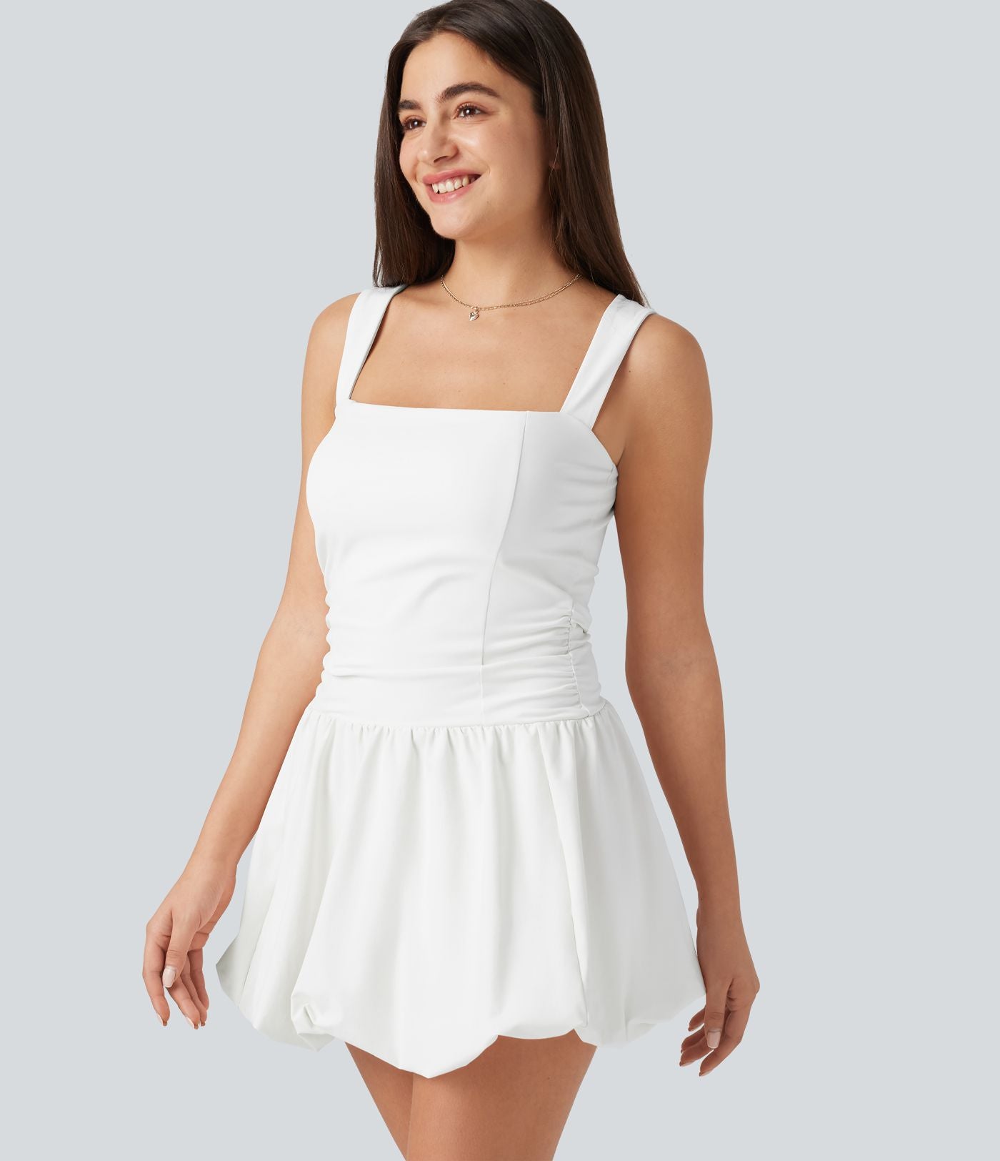 Robe sport 2-en-1 mini bulle sans manches à col carré et soutien-gorge intégré avec poches - Édition Easy Peasy