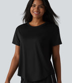 T-shirt décontracté à col rond, manches courtes, soutien-gorge intégré et ourlet arrondi