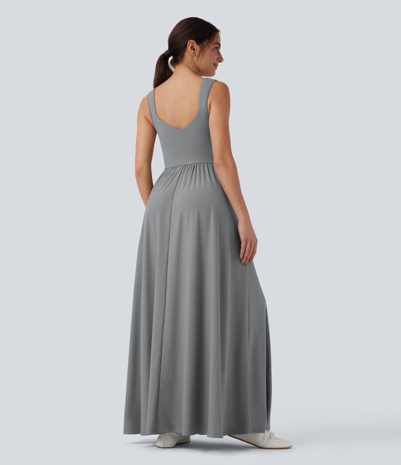 Robe maxi fluide dos nu, avec brassière intégrée et poches