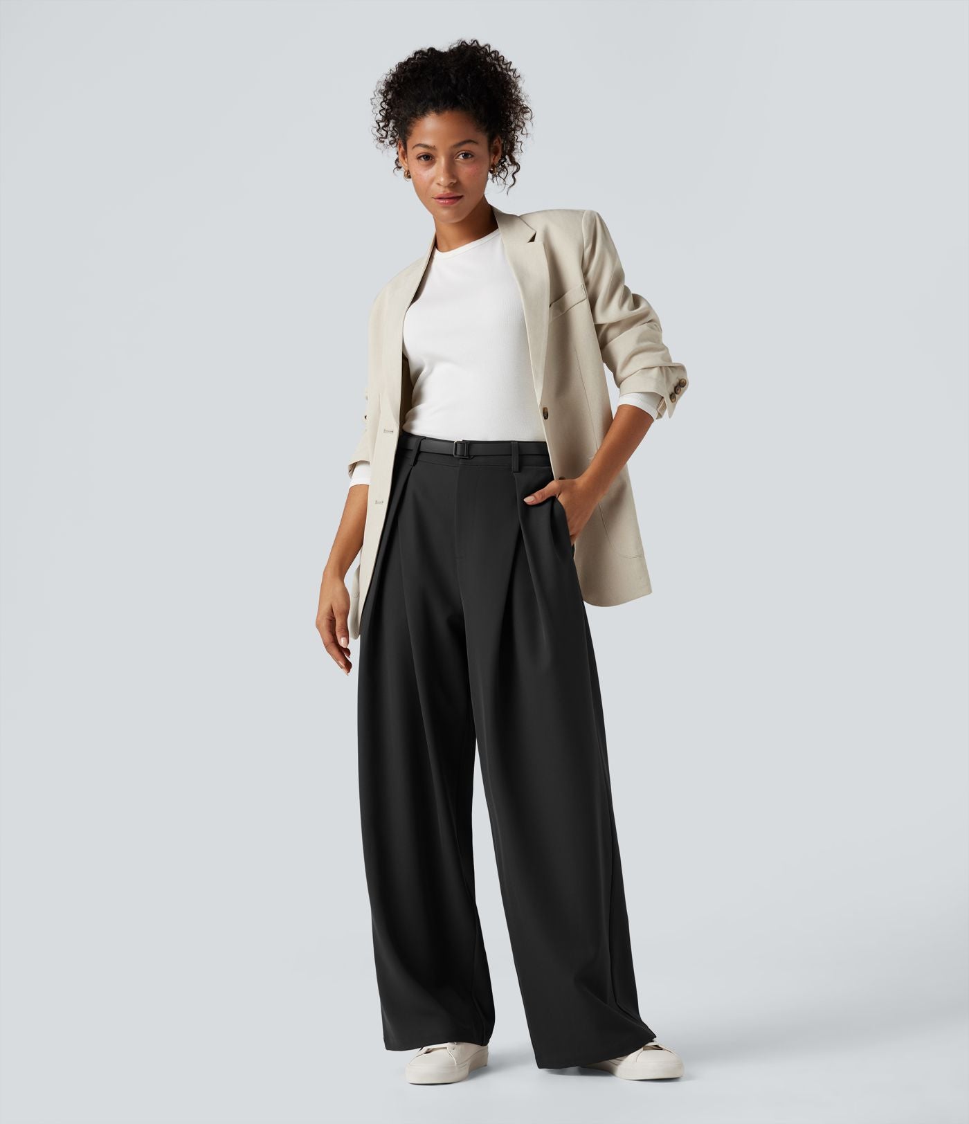 Pantalon tailleur large, taille haute, à poches