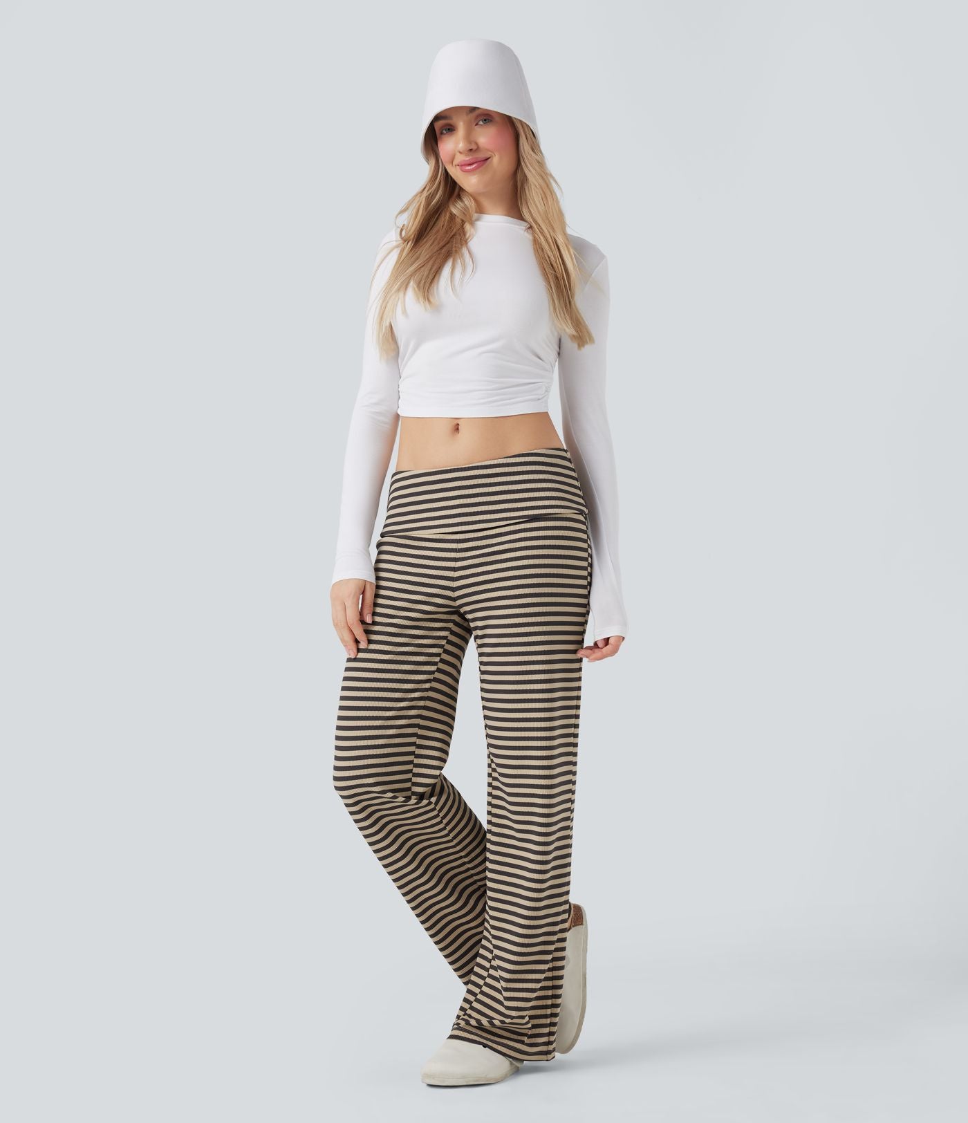 Pantalon évasé rayé taille basse à rabat