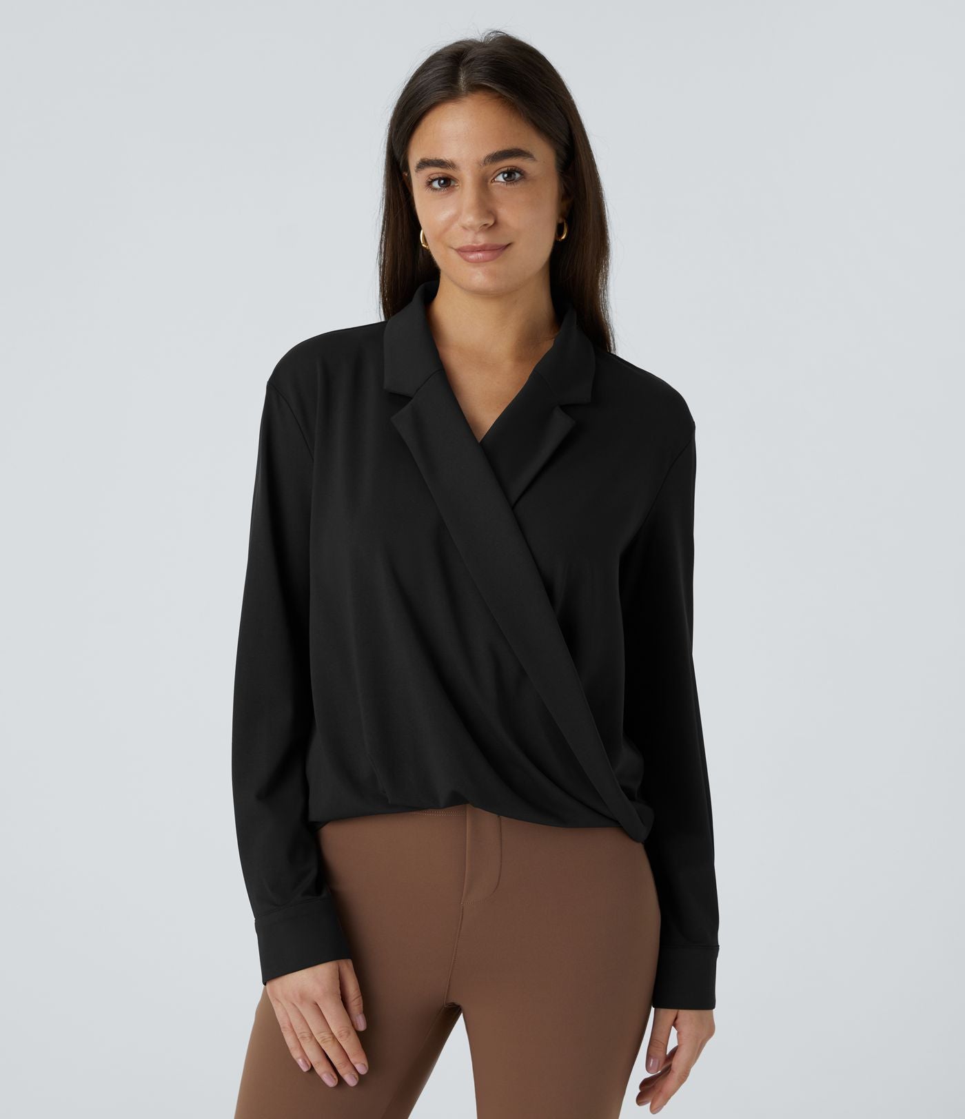 Chemise de travail à col cranté, coupe croisée et manches longues