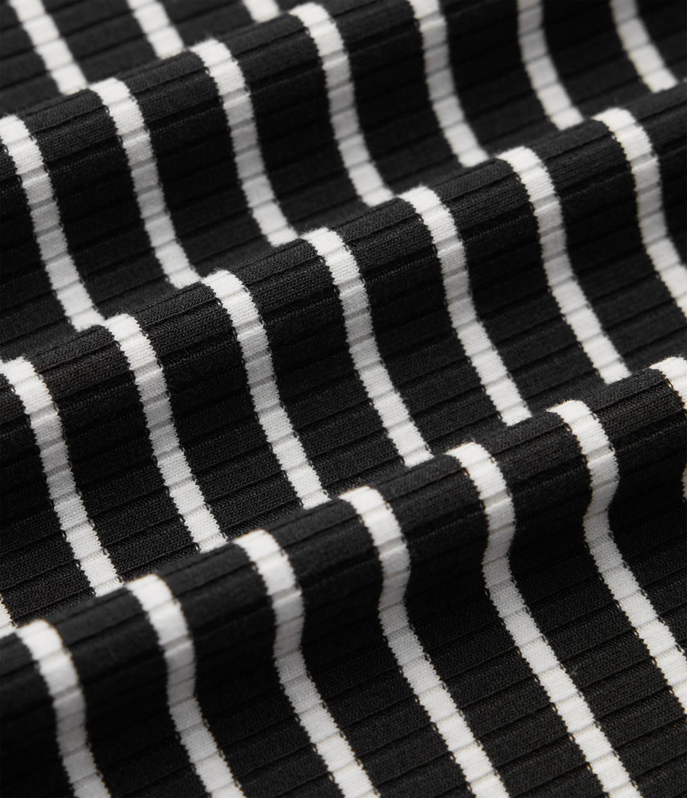 Robe décontractée midi rayée avec brassière intégrée cordon de serrage et poches