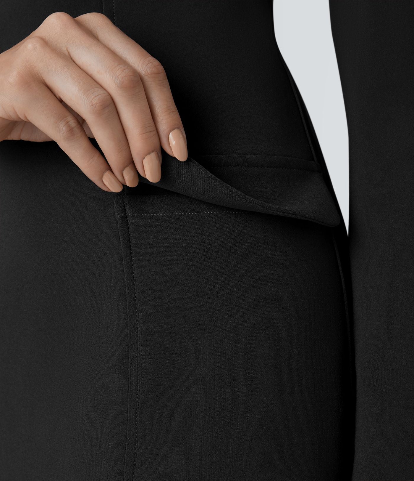 Robe décontractée courte moulante à col carré, manches longues, fermeture éclair invisible et poches à rabat