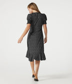 Robe casual midi col V à manches courtes à pois avec ourlet à volants