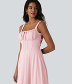 Robe fluide midi de villégiature sans manches, encolure carrée, dos nu croisé, fronces et soutien-gorge intégré