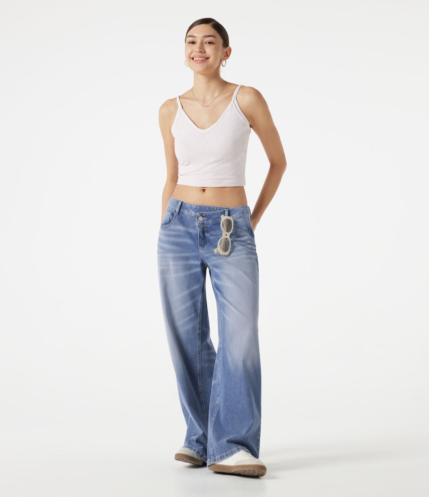 Jean baggy Halara Flex™ taille basse délavé asymétrique avec poches