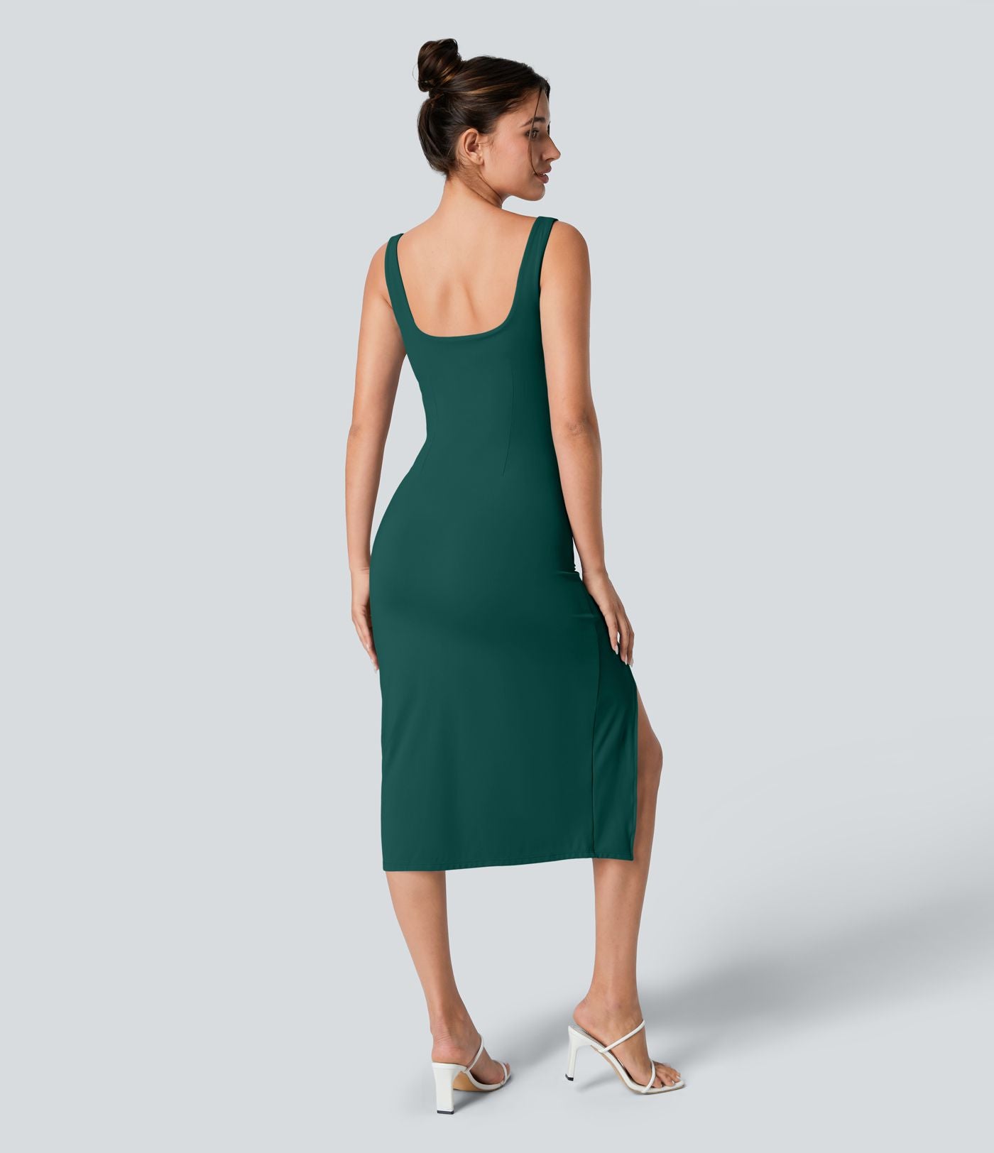 Robe corset midi moulante ruchée à encolure carrée, dos nu, brassière intégrée