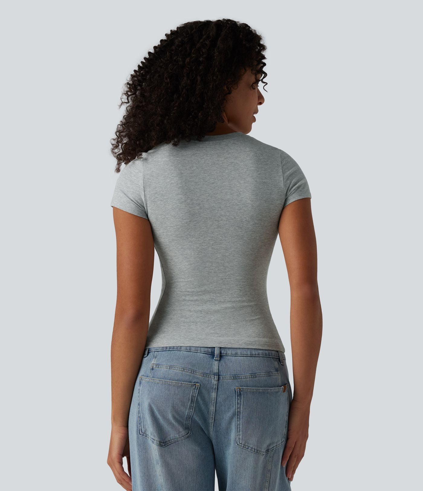 T-shirt Halara décontracté en jersey de coton, col Henley, manches courtes, coupe ultra-ajustée