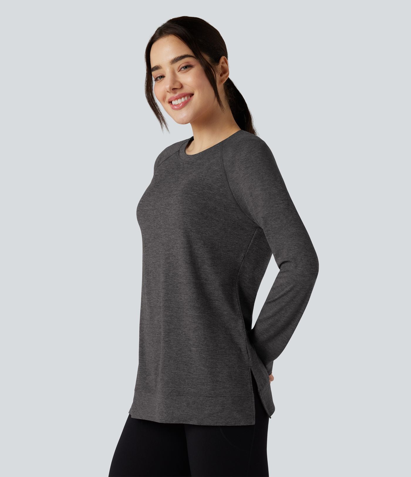 T-shirt doux col rond ourlet fendu manches raglan longues