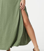 Robe longue fluide décontractée sans manches à col cranté et fente