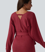 Robe courte décontractée col V croisé manches chauve-souris ceinturée