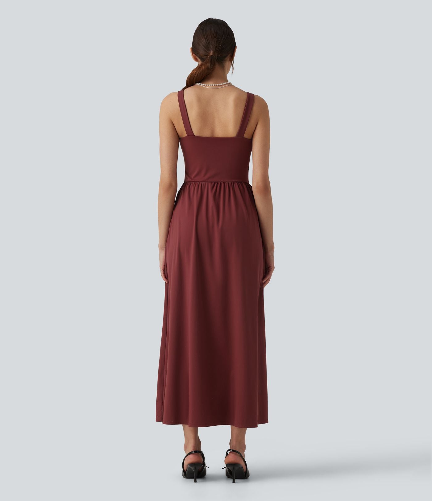 Robe de soirée mi-longue SoftlyZero™ Airy col V sans manches torsadée avec fente, coques fixes et effet frais InstantCool avec poches