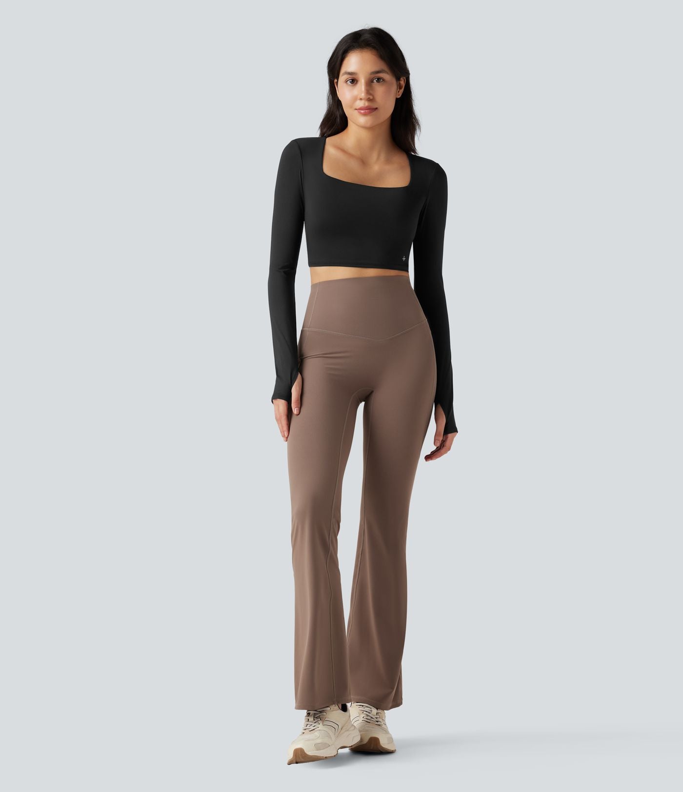 Haut de sport yoga court SoftlyZero™ Airy dos nu croisé col carré effet frais InstantCool manches longues avec passe-pouces, protection solaire UPF50+