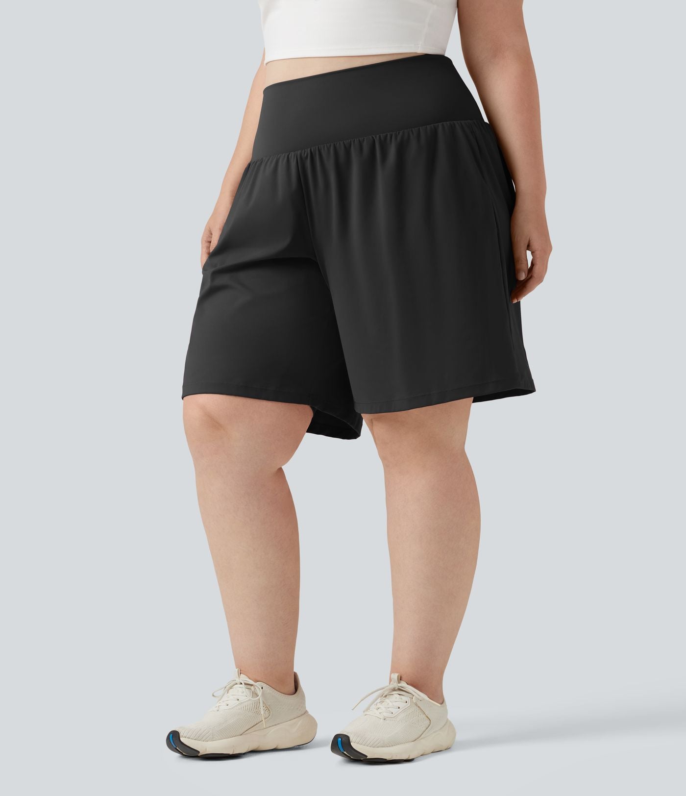 Short de yoga grande taille SoftlyZero™ Airy 2-en-1 taille très haute, à effet frais InstantCool, avec poches, 23 cm