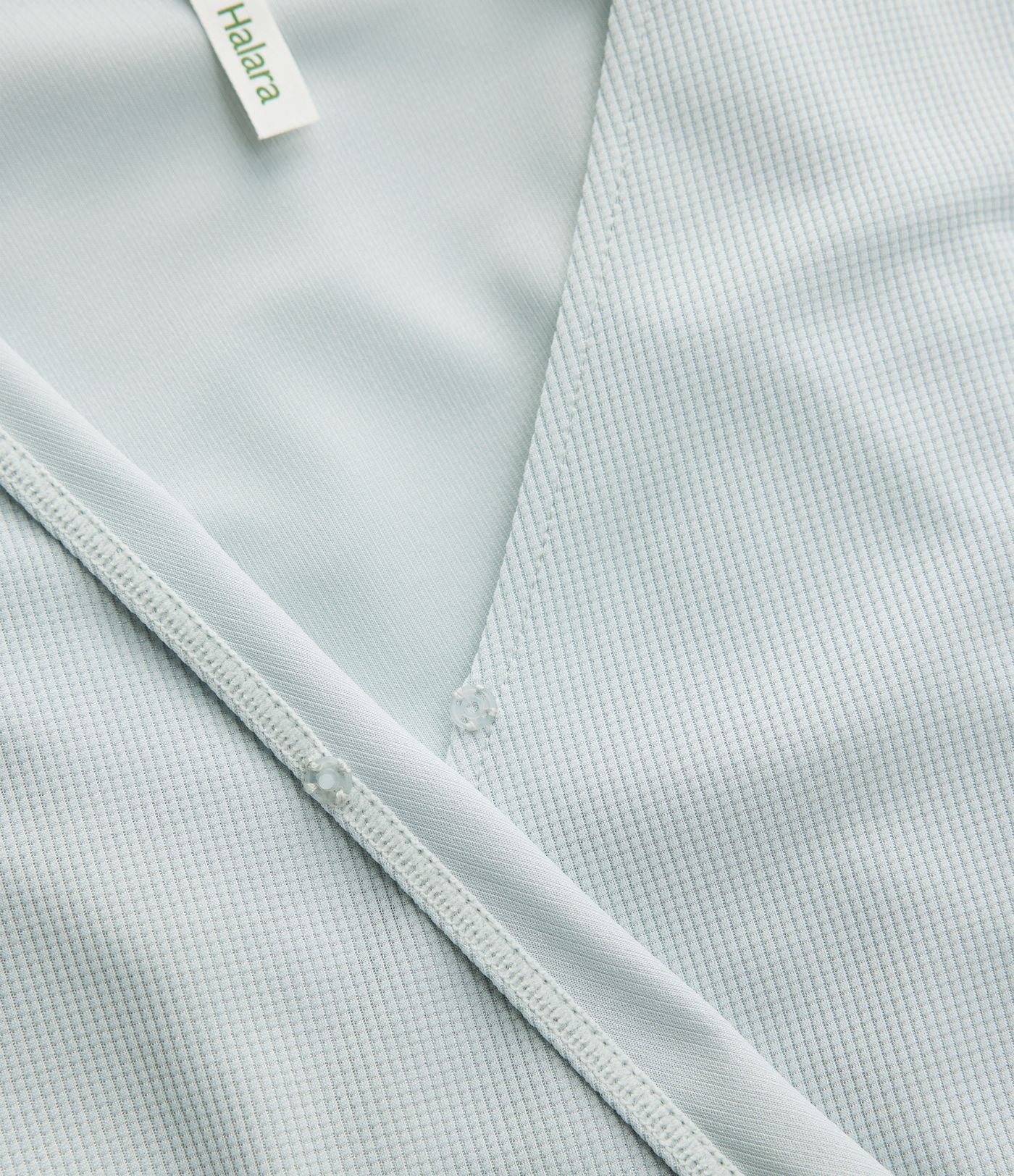 Combinaison fluide en tissu gaufré, col V, manches courtes, jambes larges et poches latérales - Easy Peasy Edition