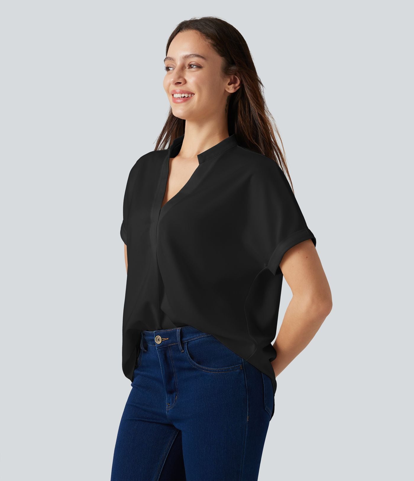 Blouse habillée en mousseline col V à manches courtes, ourlet arrondi et tissu infroissable