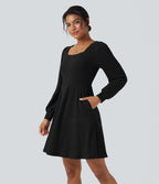 Robe décontractée maille côtelée décolleté carré manches longues bouffantes avec poches