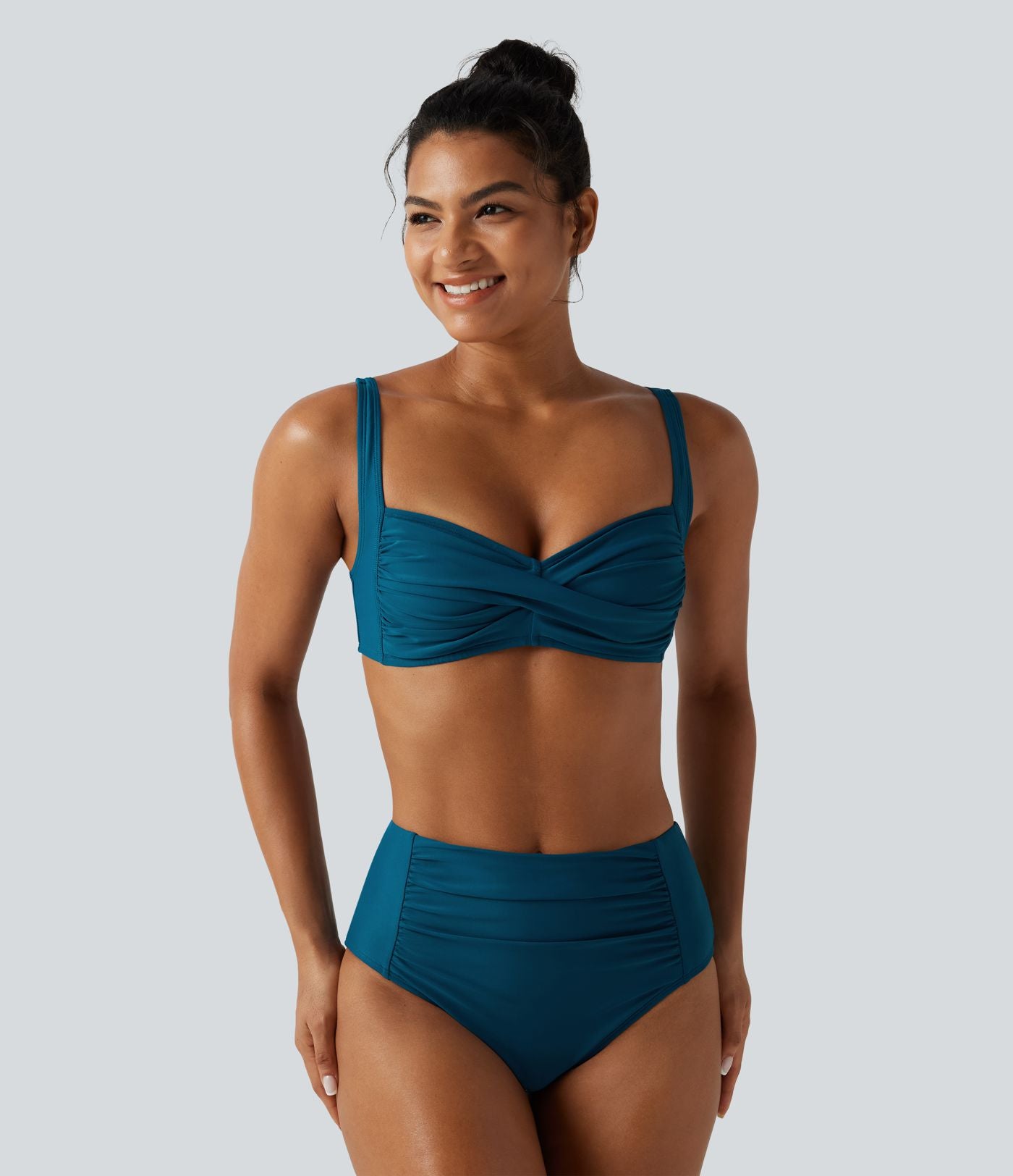 Ensemble bikini push-up gainant avec bretelles ajustables, design torsadé, fronces et brassière intégrée