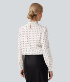 Blouse travail col montant à volants pois manches longues