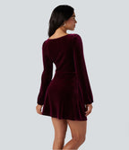 Robe courte velours froncée col carré manches longues