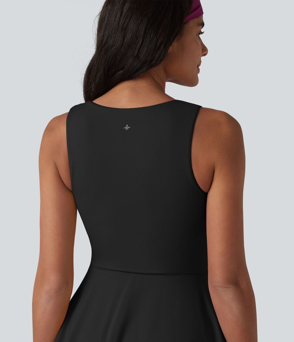Robe-short de yoga SoftlyZero™ Airy effet frais InstantCool mini effet superposé à encolure carrée avec poches et accès facile Easy Peasy