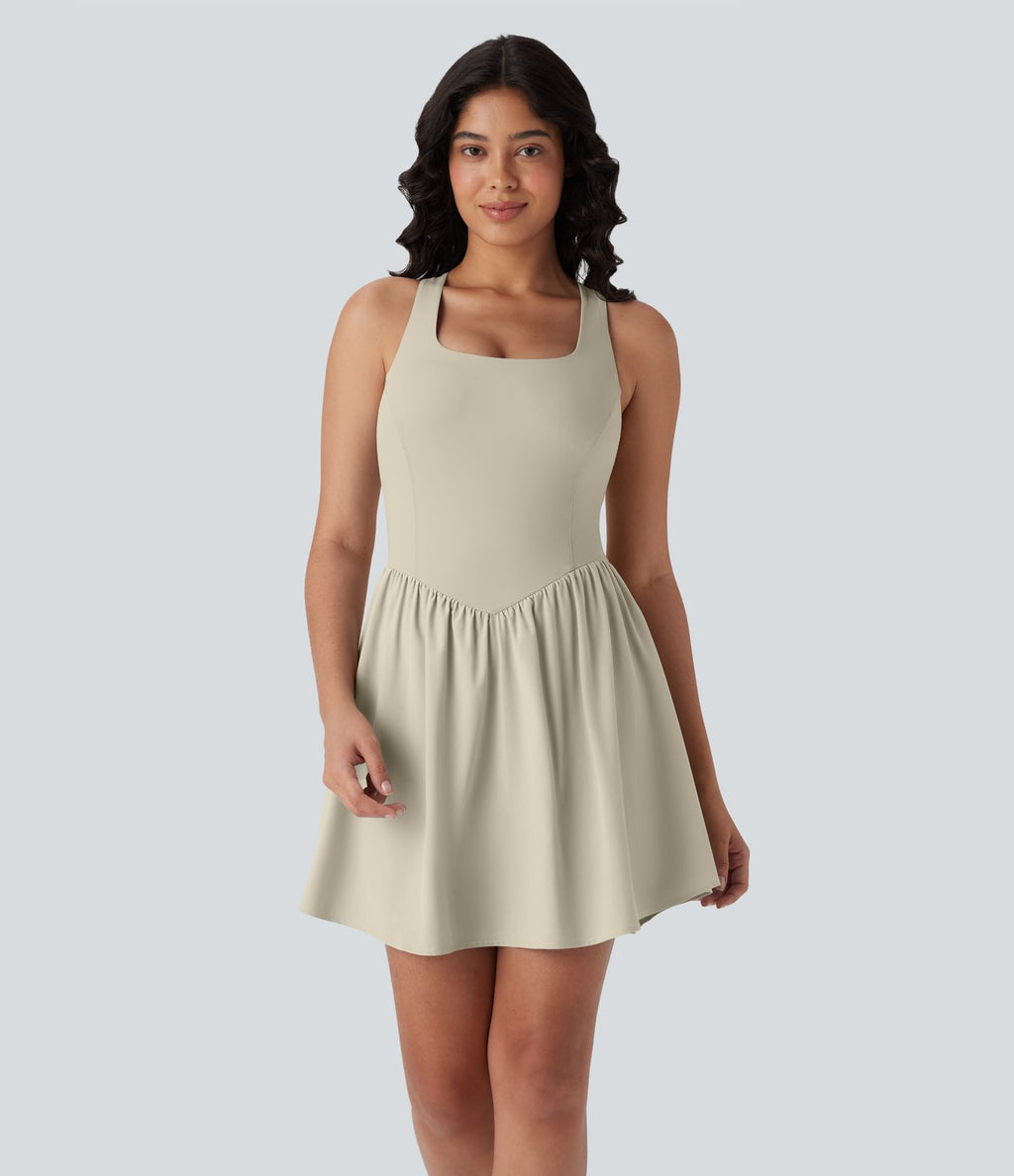 Robe active fluide Breezeful™ mini 2-en-1 à séchage rapide avec dos nu, style corset et poche - Longueur allongée