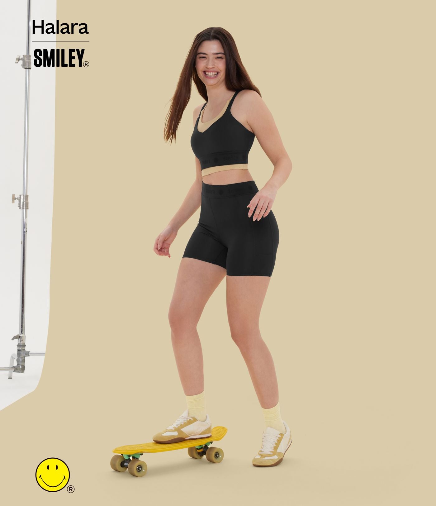 Short cycliste Halara X Smiley® SpeedWave™ 12,5 cm taille haute à séchage rapide avec poches