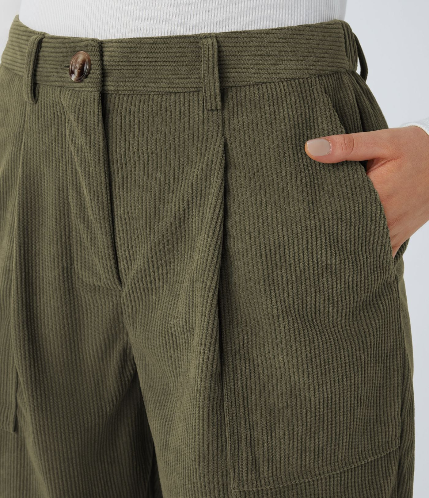 Pantalon décontracté en velours côtelé avec taille mi-haute, boutons et fermeture éclair