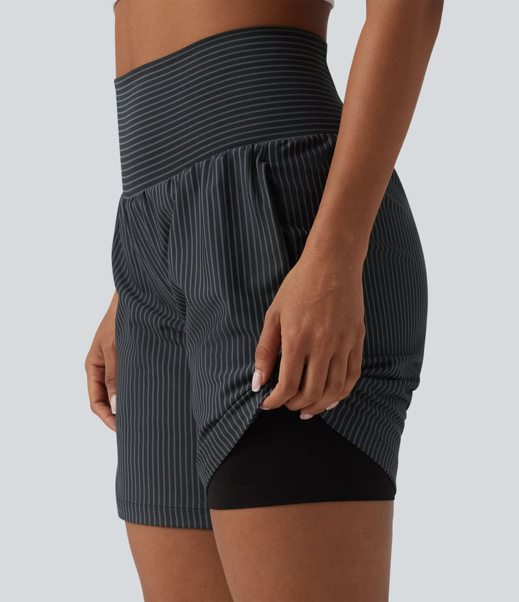 Short yoga 2-en-1 à rayures taille super haute 17,5 cm avec poches