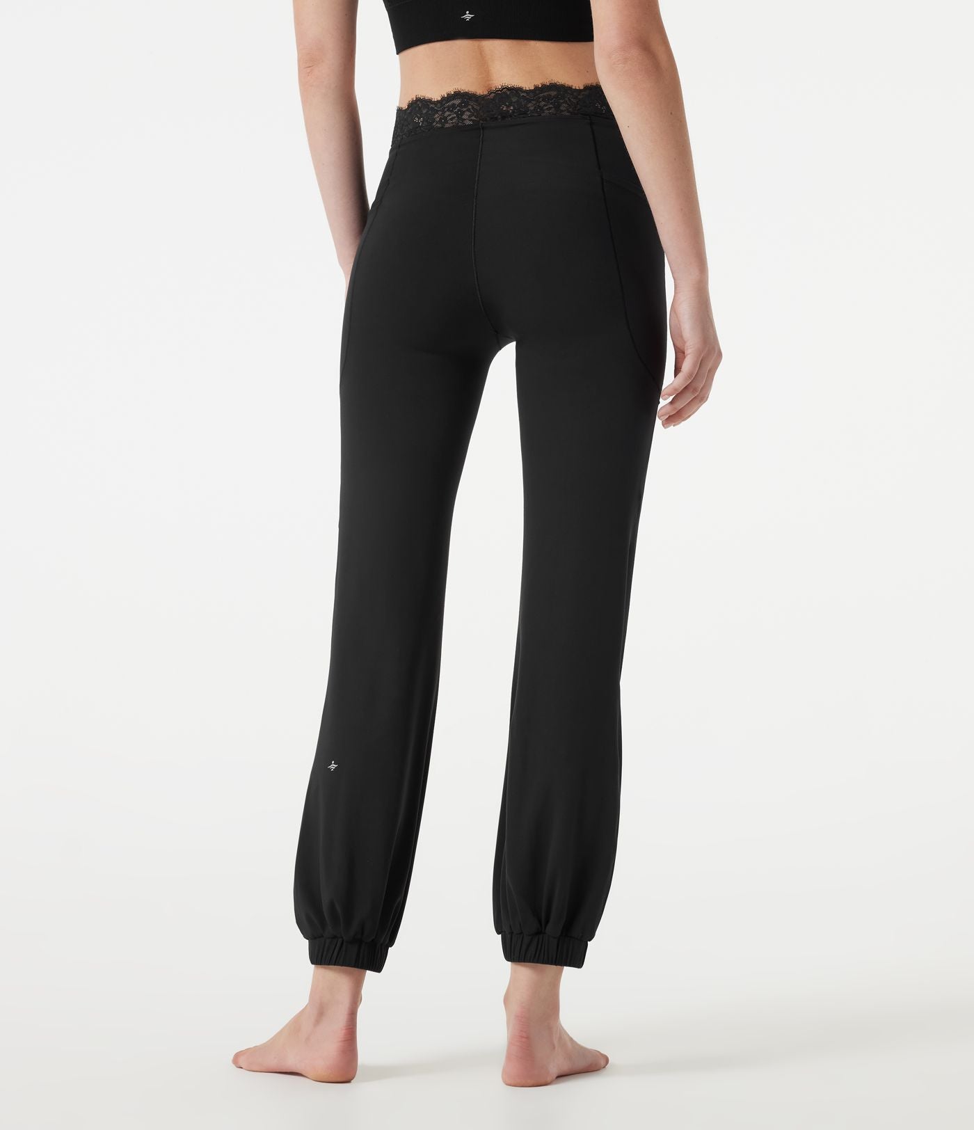 Jogging de danse coupe ballon taille haute SoftlyZero™ avec dentelle contrastée, poches et protection solaire UPF50+