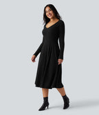 Robe mi-longue évasée maille côtelée à décolleté en V et manches longues